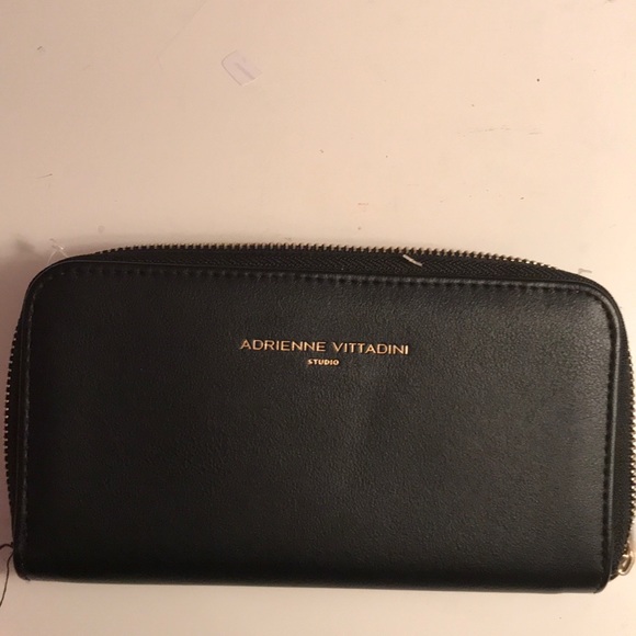 Charging wristlet - Picture 2 of 4